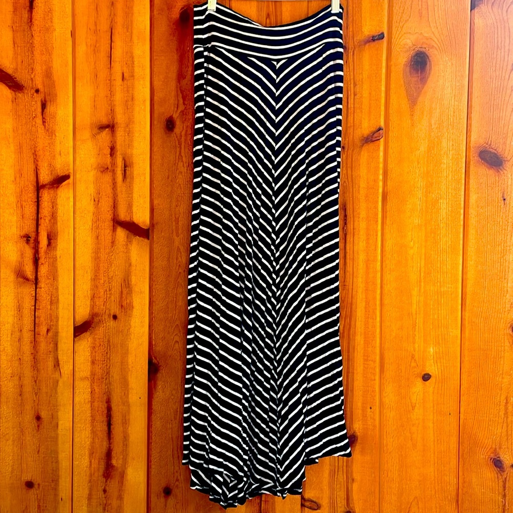 Black And White Flowy Maxi Skirt